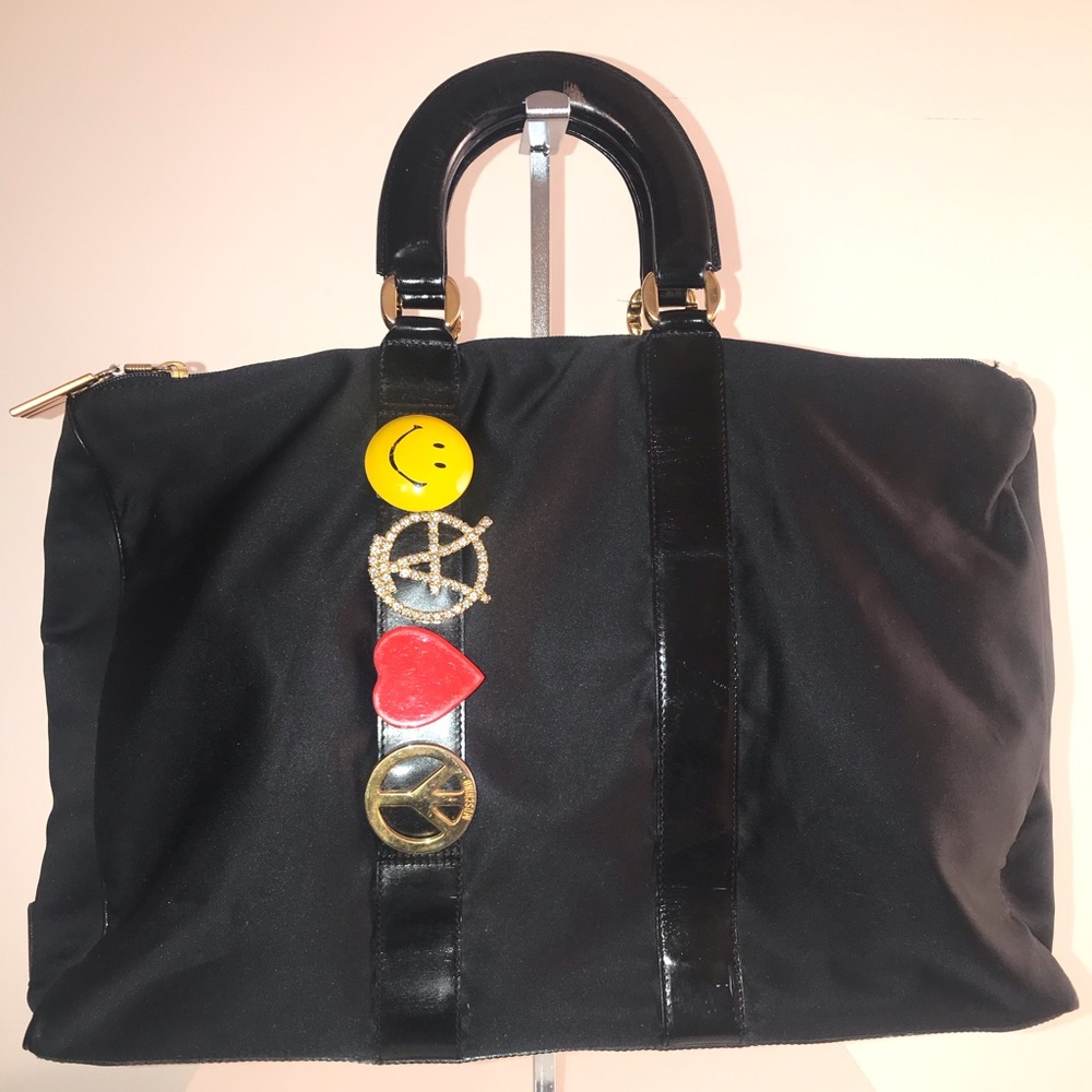 ❤️ Authentic Moschino Redwall Black Tote with Playful Emblems ❤️